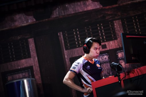 ���������꡼ No.028�Υ���ͥ������ / �ȥåץץ쥤�䡼ã�ˤ��֥���V����§�ȡ��ʥ��ȡ�Red Bull Tower of Pride�ץե��ȥ�ݡ��ȡ�ͥ���Ϥ����Τ�����μ��