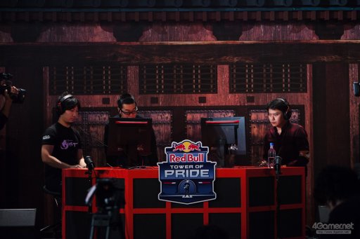 ���������꡼ No.038�Υ���ͥ������ / �ȥåץץ쥤�䡼ã�ˤ��֥���V����§�ȡ��ʥ��ȡ�Red Bull Tower of Pride�ץե��ȥ�ݡ��ȡ�ͥ���Ϥ����Τ�����μ��