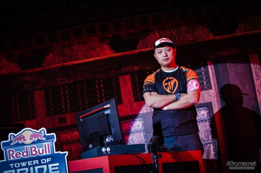 ���������꡼ No.047�Υ���ͥ������ / �ȥåץץ쥤�䡼ã�ˤ��֥���V����§�ȡ��ʥ��ȡ�Red Bull Tower of Pride�ץե��ȥ�ݡ��ȡ�ͥ���Ϥ����Τ�����μ��