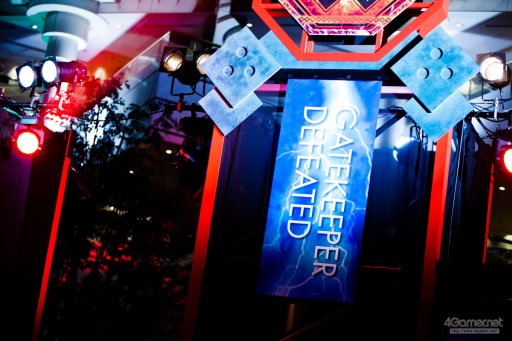 ���������꡼ No.048�Υ���ͥ������ / �ȥåץץ쥤�䡼ã�ˤ��֥���V����§�ȡ��ʥ��ȡ�Red Bull Tower of Pride�ץե��ȥ�ݡ��ȡ�ͥ���Ϥ����Τ�����μ��