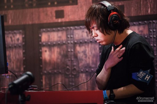 ���������꡼ No.051�Υ���ͥ������ / �ȥåץץ쥤�䡼ã�ˤ��֥���V����§�ȡ��ʥ��ȡ�Red Bull Tower of Pride�ץե��ȥ�ݡ��ȡ�ͥ���Ϥ����Τ�����μ��