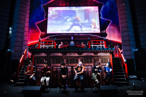 ���������꡼ No.064�Υ���ͥ������ / �ȥåץץ쥤�䡼ã�ˤ��֥���V����§�ȡ��ʥ��ȡ�Red Bull Tower of Pride�ץե��ȥ�ݡ��ȡ�ͥ���Ϥ����Τ�����μ��