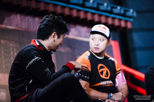 ���������꡼ No.075�Υ���ͥ������ / �ȥåץץ쥤�䡼ã�ˤ��֥���V����§�ȡ��ʥ��ȡ�Red Bull Tower of Pride�ץե��ȥ�ݡ��ȡ�ͥ���Ϥ����Τ�����μ��