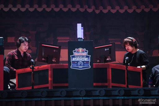 ���������꡼ No.079�Υ���ͥ������ / �ȥåץץ쥤�䡼ã�ˤ��֥���V����§�ȡ��ʥ��ȡ�Red Bull Tower of Pride�ץե��ȥ�ݡ��ȡ�ͥ���Ϥ����Τ�����μ��