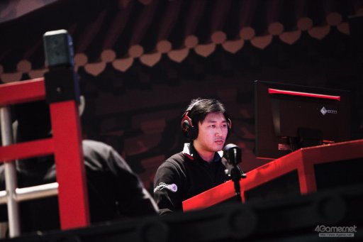 ���������꡼ No.083�Υ���ͥ������ / �ȥåץץ쥤�䡼ã�ˤ��֥���V����§�ȡ��ʥ��ȡ�Red Bull Tower of Pride�ץե��ȥ�ݡ��ȡ�ͥ���Ϥ����Τ�����μ��