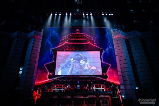 ���������꡼ No.086�Υ���ͥ������ / �ȥåץץ쥤�䡼ã�ˤ��֥���V����§�ȡ��ʥ��ȡ�Red Bull Tower of Pride�ץե��ȥ�ݡ��ȡ�ͥ���Ϥ����Τ�����μ��