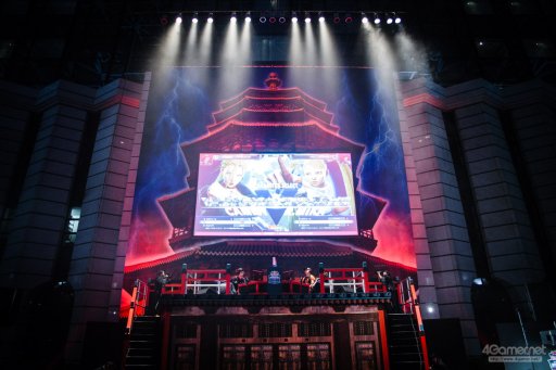 ���������꡼ No.097�Υ���ͥ������ / �ȥåץץ쥤�䡼ã�ˤ��֥���V����§�ȡ��ʥ��ȡ�Red Bull Tower of Pride�ץե��ȥ�ݡ��ȡ�ͥ���Ϥ����Τ�����μ��