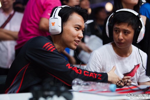 ꡼ No.013 | TGS 2015ؤΥåȤϤμˡ Ķϥ٥襤Ÿ줿֥ȥ饹ȥ꡼ȥեIV Twitter¶ޤȤ