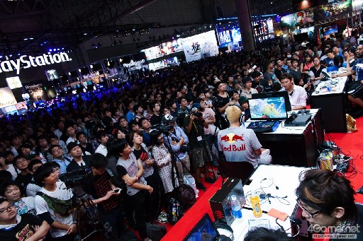 ꡼ No.039 | TGS 2015ؤΥåȤϤμˡ Ķϥ٥襤Ÿ줿֥ȥ饹ȥ꡼ȥեIV Twitter¶ޤȤ