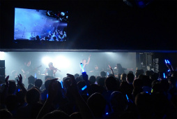 画像集 No.014のサムネイル画像 / 新生Falcom jdk BANDの初ライブ「Falcom jdk BAND θ（シータ） Live」が開催。アイドルユニット「リアル☆SPiKA」も参戦し，全16曲を熱演