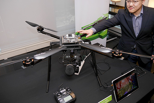 画像ギャラリー No.015のサムネイル画像 / 機械学習の成果をドローンの飛行に応用も可能。Tegra X1搭載の小型コンピュータ「Jetson TX1」発表会レポート