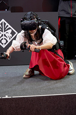 ���������꡼ No.024�Υ���ͥ������ / ��TGS 2017�ϤǤ����.inc�Υ����ޡ�����̤�뤵��HP�����館��PC��VR���������ư�����äפ�˥ץ쥤