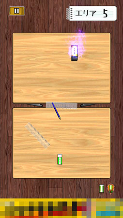 画像ギャラリー No.008のサムネイル画像 / 机の上の激しいバトルをスマホで再現。「消しゴム落とし」を紹介する「(ほぼ)日刊スマホゲーム通信」第777回