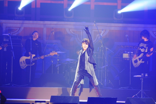 画像ギャラリー No.019のサムネイル画像 / 「戦国BASARA」シリーズの声優陣や舞台版キャスト,T.M.Revolutionらが出演した「バサラ祭2015 〜冬の陣〜」レポート。トークや生アテレコ,ライブと盛りだくさんの内容に大盛況