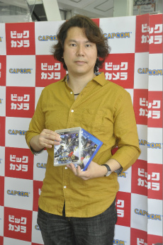 画像ギャラリー No.010のサムネイル画像 / 10年間，一緒に歩んでくれたファンに感謝。シリーズ最新作「戦国BASARA4 皇」の発売記念サイン＆握手会レポート