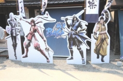 画像ギャラリー No.003のサムネイル画像 / にゃんまげもお出迎え。小林プロデューサーと回った「江戸ワンダーランド日光江戸村×戦国BASARA」コラボ体験ツアーをレポート