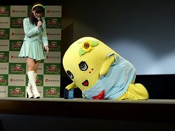 画像ギャラリー No.013のサムネイル画像 / 「梨汁アクション!ふなっしーの愉快なおはなっしー」の発表会が船橋で開催。船橋市長も激励に駆けつけてくれたなっしー!