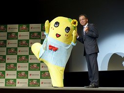 画像ギャラリー No.016のサムネイル画像 / 「梨汁アクション!ふなっしーの愉快なおはなっしー」の発表会が船橋で開催。船橋市長も激励に駆けつけてくれたなっしー!