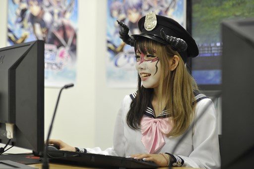 画像ギャラリー No.004のサムネイル画像 / 「Crystal Crest」キャラクターの声を演じる成賀くるみさん,兎味ペロリナさんによるプレイ動画が公開に