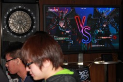 画像ギャラリー No.010のサムネイル画像 / AC「スクール オブ ラグナロク」をプロゲーマー・ふ〜ど氏がじっくり解説。ロケテスト会場で収録した直撮りプレイムービー&ロケテ大会レポート