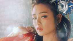 画像ギャラリー No.007のサムネイル画像 / 「三国天武」片山萌美さんを起用したTVCMが放送開始。記念キャンペーンを実施