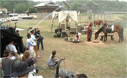 ���������꡼ No.010�Υ���ͥ������ / �ֻ���ŷ��ס��ƥ��CM��������ǰ�ǡ�100�����ɤ�ץ쥼���