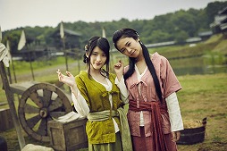 ���������꡼ No.013�Υ���ͥ������ / �ֻ���ŷ��ס��ƥ��CM��������ǰ�ǡ�100�����ɤ�ץ쥼���