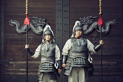 ���������꡼ No.016�Υ���ͥ������ / �ֻ���ŷ��ס��ƥ��CM��������ǰ�ǡ�100�����ɤ�ץ쥼���