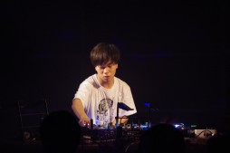 ꡼ No.010 | crossbeats REV. SHARING DJ PARTY -2017 SPRING-ץեȥݡȡ8̾Υƥȿؤ4ְʾˤ錄Ǯ饤֤򷫤깭