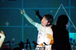  No.019Υͥ / crossbeats REV. SHARING DJ PARTY -2017 SPRING-ץեȥݡȡ8̾Υƥȿؤ4ְʾˤ錄Ǯ饤֤򷫤깭