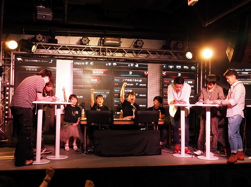 画像ギャラリー No.002のサムネイル画像 / スマホRPG「HIT」で初のオフラインイベントが実施。64チームからなる3vs.3形式のPvPトーナメント「GOD of HIT」が東京・渋谷で開催