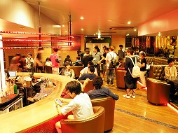 画像ギャラリー No.005のサムネイル画像 / スマホRPG「HIT」で初のオフラインイベントが実施。64チームからなる3vs.3形式のPvPトーナメント「GOD of HIT」が東京・渋谷で開催