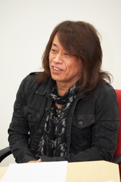 画像ギャラリー No.002のサムネイル画像 / 大御所ロックバンドが挑む,初めてのゲームへの挑戦。EARTHSHAKER×96氏×あさき氏,「GITADORA Tri-Boost」稼働直前インタビュー