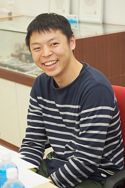 画像ギャラリー No.003のサムネイル画像 / 大御所ロックバンドが挑む,初めてのゲームへの挑戦。EARTHSHAKER×96氏×あさき氏,「GITADORA Tri-Boost」稼働直前インタビュー