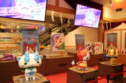 画像ギャラリー No.002のサムネイル画像 / 「妖怪ウォッチ オフィシャルショップ ヨロズマート」が10月23日にオープン。レベルファイブの日野晃博社長も駆けつけた内覧会をレポート