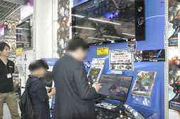 画像ギャラリー No.039のサムネイル画像 / カプコンの新作タイトル「デビル メイ クライ 4 スペシャルエディション」「大逆転裁判」「戦国BASARA4 皇」を先行体験できた合同イベントをレポート