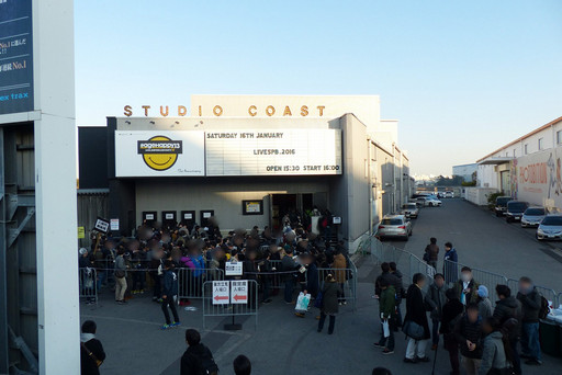 ���������꡼ No.002�Υ���ͥ������ / 1ǯ2����֤�Ȥʤ��Live 5pb. 2016�פ����š�17�ȤΥ����ƥ����Ȥ��б餷��������ˤޤĤ��ȡ�����Ԥ�줿���٥�Ȥ����ͤ��ݡ���