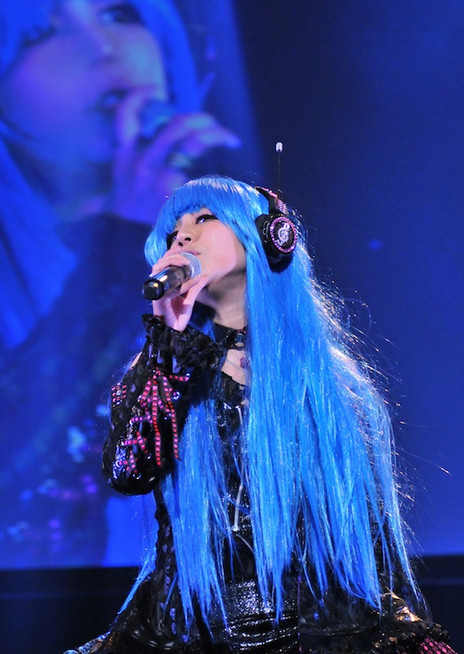 ���������꡼ No.025�Υ���ͥ������ / 1ǯ2����֤�Ȥʤ��Live 5pb. 2016�פ����š�17�ȤΥ����ƥ����Ȥ��б餷��������ˤޤĤ��ȡ�����Ԥ�줿���٥�Ȥ����ͤ��ݡ���