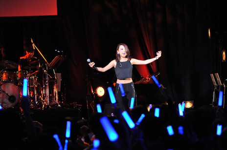 ���������꡼ No.028�Υ���ͥ������ / 1ǯ2����֤�Ȥʤ��Live 5pb. 2016�פ����š�17�ȤΥ����ƥ����Ȥ��б餷��������ˤޤĤ��ȡ�����Ԥ�줿���٥�Ȥ����ͤ��ݡ���