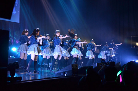 ���������꡼ No.033�Υ���ͥ������ / 1ǯ2����֤�Ȥʤ��Live 5pb. 2016�פ����š�17�ȤΥ����ƥ����Ȥ��б餷��������ˤޤĤ��ȡ�����Ԥ�줿���٥�Ȥ����ͤ��ݡ���