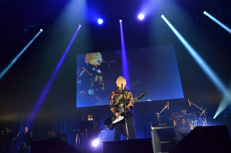 ���������꡼ No.035�Υ���ͥ������ / 1ǯ2����֤�Ȥʤ��Live 5pb. 2016�פ����š�17�ȤΥ����ƥ����Ȥ��б餷��������ˤޤĤ��ȡ�����Ԥ�줿���٥�Ȥ����ͤ��ݡ���