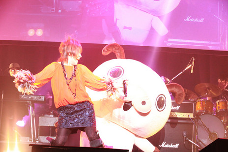 ���������꡼ No.041�Υ���ͥ������ / 1ǯ2����֤�Ȥʤ��Live 5pb. 2016�פ����š�17�ȤΥ����ƥ����Ȥ��б餷��������ˤޤĤ��ȡ�����Ԥ�줿���٥�Ȥ����ͤ��ݡ���