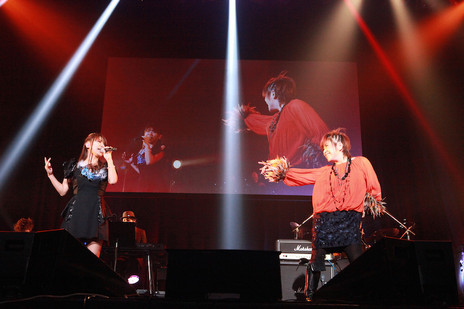 ���������꡼ No.042�Υ���ͥ������ / 1ǯ2����֤�Ȥʤ��Live 5pb. 2016�פ����š�17�ȤΥ����ƥ����Ȥ��б餷��������ˤޤĤ��ȡ�����Ԥ�줿���٥�Ȥ����ͤ��ݡ���