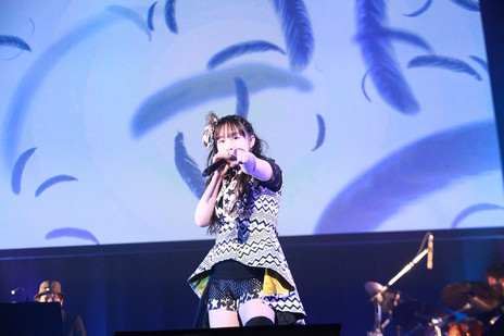 ���������꡼ No.046�Υ���ͥ������ / 1ǯ2����֤�Ȥʤ��Live 5pb. 2016�פ����š�17�ȤΥ����ƥ����Ȥ��б餷��������ˤޤĤ��ȡ�����Ԥ�줿���٥�Ȥ����ͤ��ݡ���