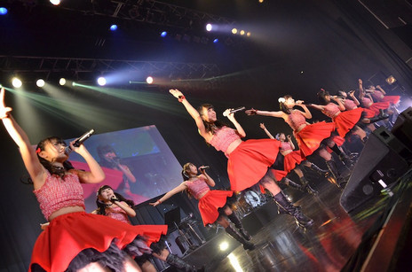 ���������꡼ No.052�Υ���ͥ������ / 1ǯ2����֤�Ȥʤ��Live 5pb. 2016�פ����š�17�ȤΥ����ƥ����Ȥ��б餷��������ˤޤĤ��ȡ�����Ԥ�줿���٥�Ȥ����ͤ��ݡ���