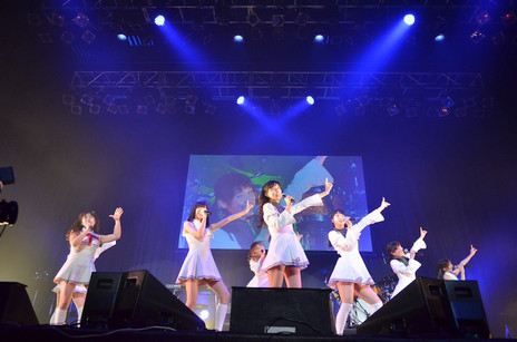 ���������꡼ No.053�Υ���ͥ������ / 1ǯ2����֤�Ȥʤ��Live 5pb. 2016�פ����š�17�ȤΥ����ƥ����Ȥ��б餷��������ˤޤĤ��ȡ�����Ԥ�줿���٥�Ȥ����ͤ��ݡ���