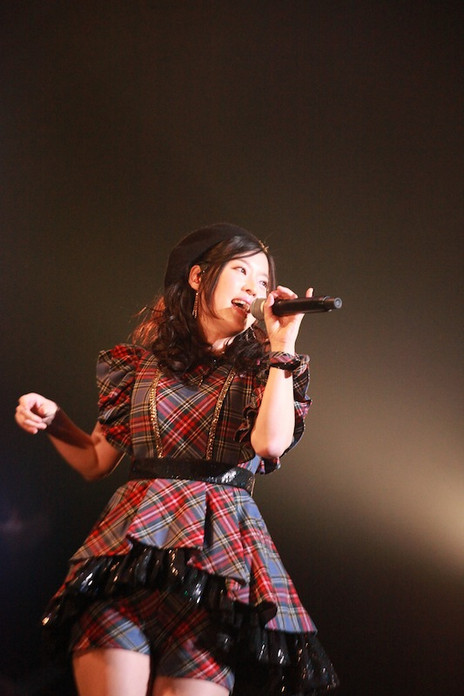 ���������꡼ No.056�Υ���ͥ������ / 1ǯ2����֤�Ȥʤ��Live 5pb. 2016�פ����š�17�ȤΥ����ƥ����Ȥ��б餷��������ˤޤĤ��ȡ�����Ԥ�줿���٥�Ȥ����ͤ��ݡ���