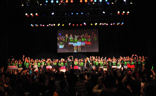 ���������꡼ No.070�Υ���ͥ������ / 1ǯ2����֤�Ȥʤ��Live 5pb. 2016�פ����š�17�ȤΥ����ƥ����Ȥ��б餷��������ˤޤĤ��ȡ�����Ԥ�줿���٥�Ȥ����ͤ��ݡ���