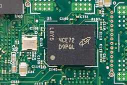 画像集 No.011のサムネイル画像 / NVMe準拠のPCIe 3.0接続となるIntel製SSD「SSD 750」レビュー。SATA 6Gbps比で2倍以上という圧倒的な速度性能を確認する