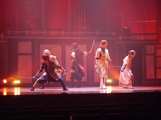 画像ギャラリー No.013のサムネイル画像 / 舞台「イケメン戦国」第6弾のゲネプロレポート。明智光秀に意地悪されたくなる,色気と優しさが詰まった公演の見どころを紹介!